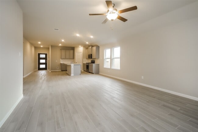 Photo - 610 Ellwood Terrace Ln