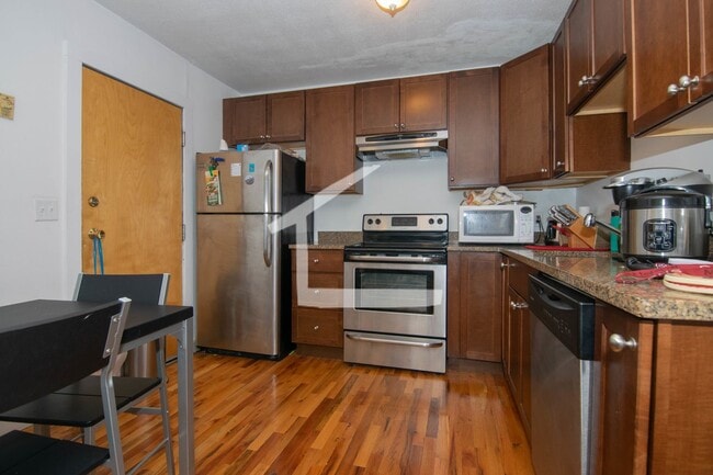Photo - Nice 2 bed in Mission Hill