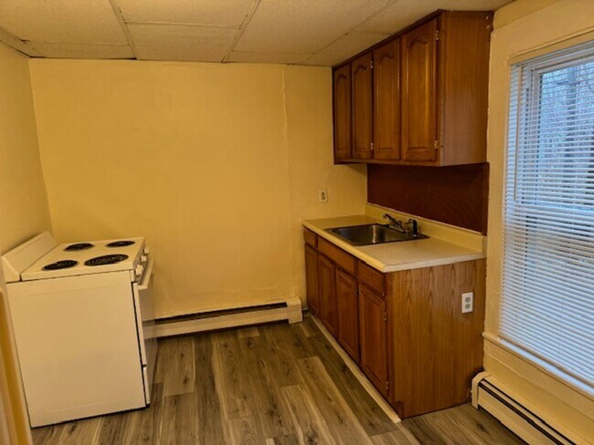 4 Laurel St Unit A