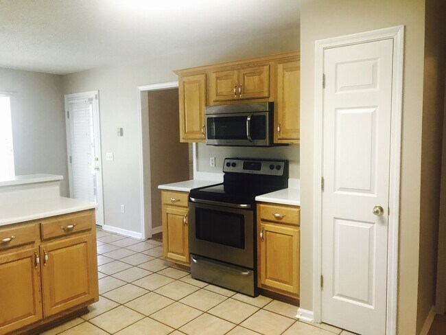 1115 Montclair Dr
