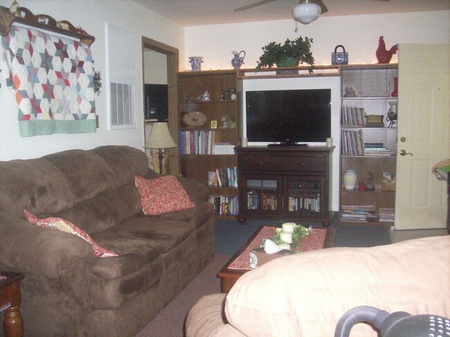Photo - 101 Seniors Ave Unidad #101