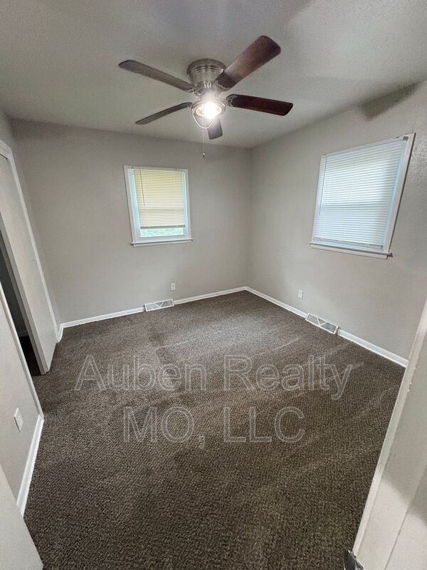 Photo - 8407 E 98th Terrace