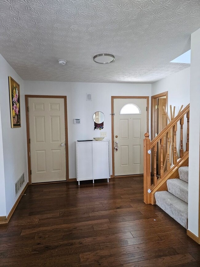 Photo - 5826 Wooden Plank Rd