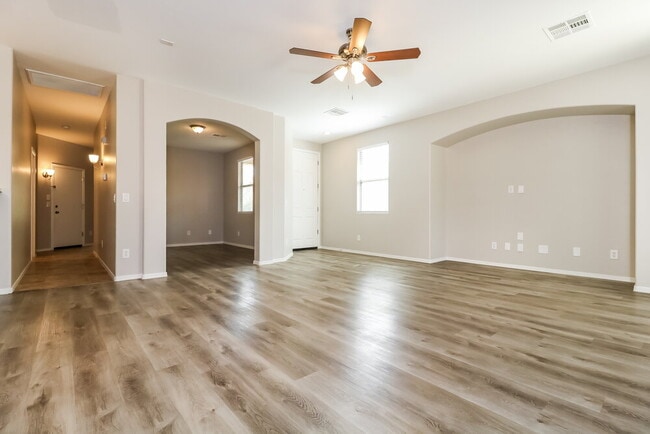 17932 W Vogel Ave