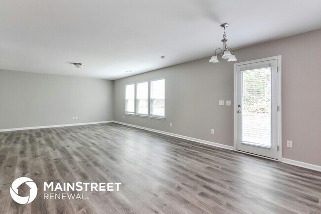 Photo - 817 Leatherstone Ln