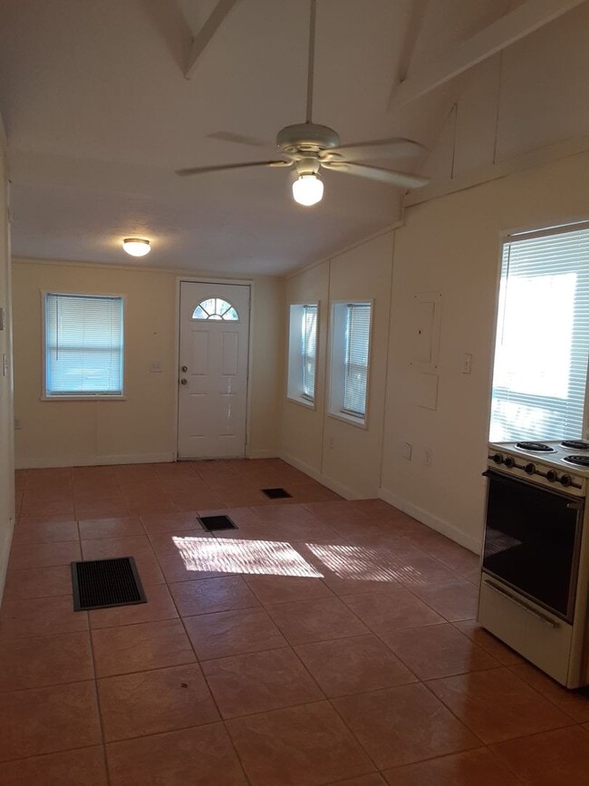 3029 West Pl
