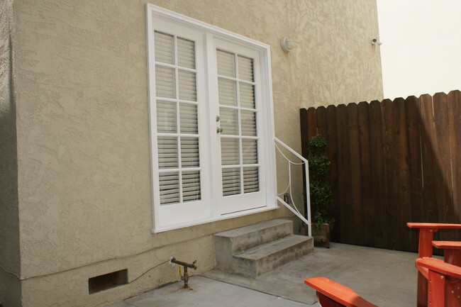 Entrance - 421 Marine Ave Unit # B