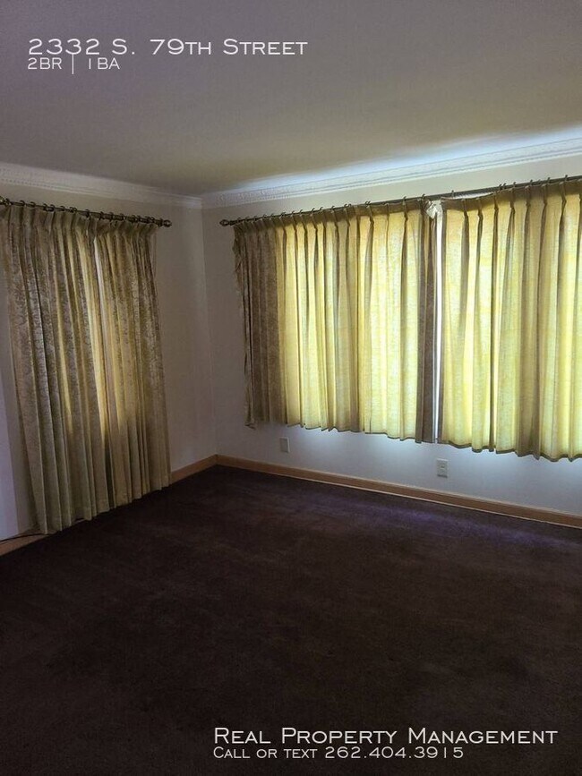 Photo - 2 Bedroom Lower Duplex.  MTM Lease only!