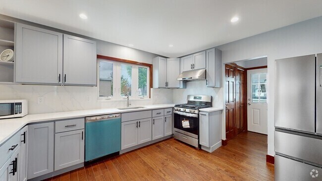 Building Photo - 21 3rd St Unit 2 Rental