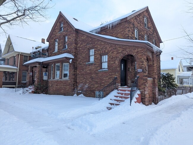 Photo - 663 W 7th St Unidad Upstairs