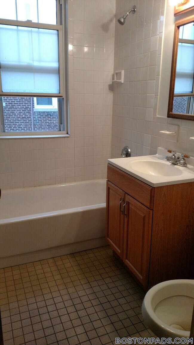 Photo - 157 Summer St Unidad 14F