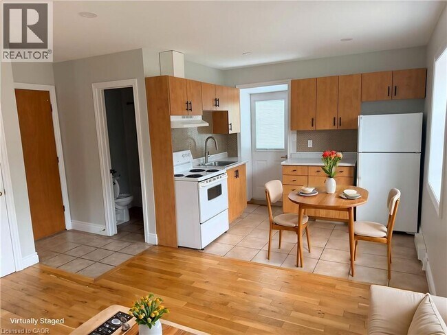 Photo - 73 Wellington St Unit 3
