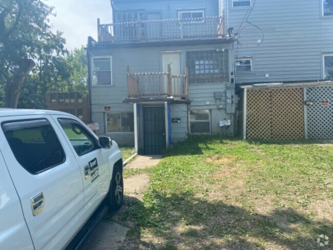Building Photo - 1532 Woodland Ave NW Unit 1 Rental