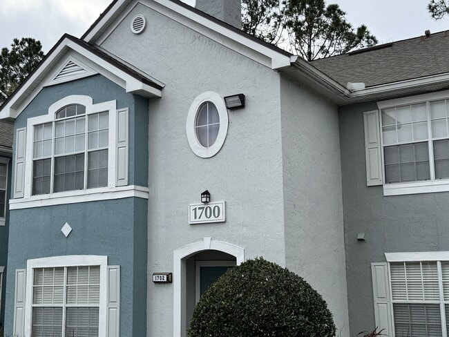 Building Photo - 1717 County Rd 220