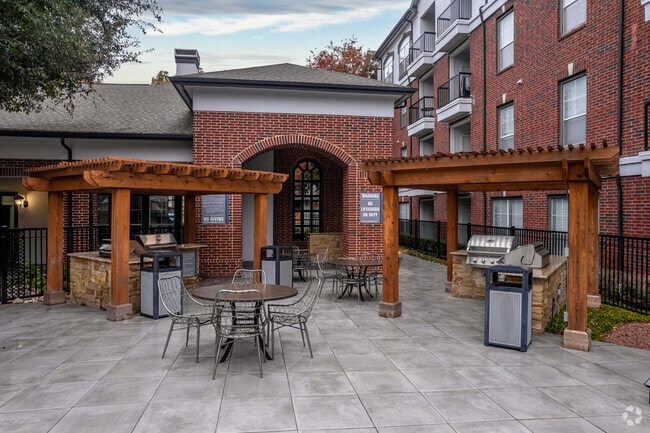Outdoor Kitchen with Gas Grills