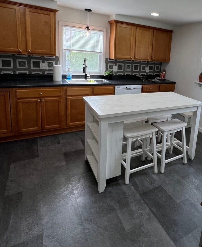 Photo - 283 Boynton St