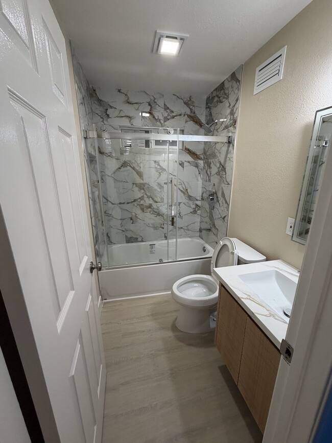 Photo - 3579 Haig St