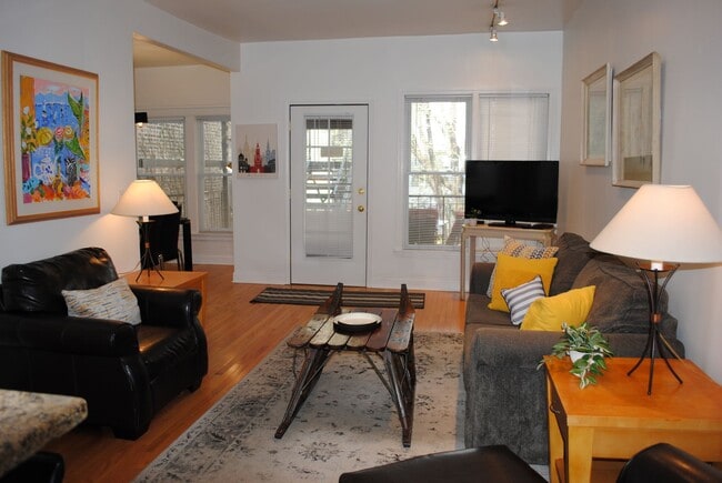 1522 N La Salle Dr