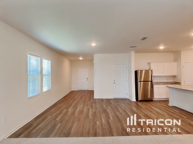 Photo - 306 Nasturtium Wy