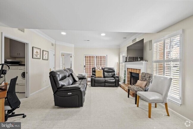 Building Photo - 21515 Trowbridge Sq Rental