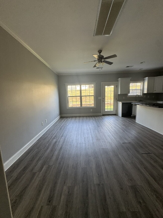 Photo - Beautiful townhouse near Henslee Park