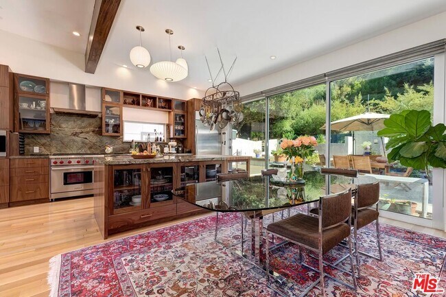 Photo - 544 Glen Trail