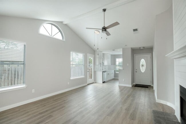 Photo - 1301 Black Cherry Dr