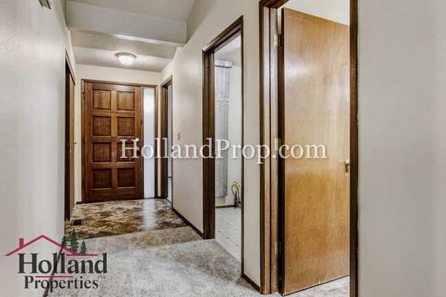 Photo - Great Tigard Duplex in Prime Location!