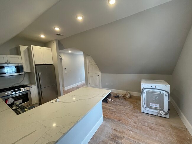 Photo - 158 Morrison Ave