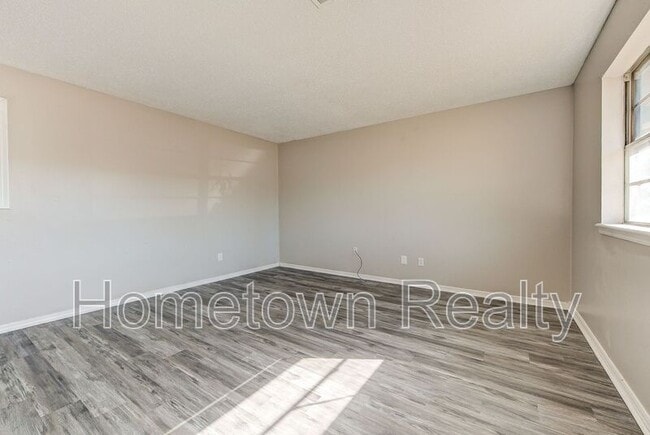 Photo - 333 NW 90th St