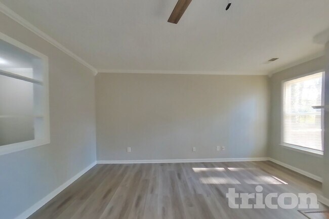 Photo - 112 Hedgefield Rd