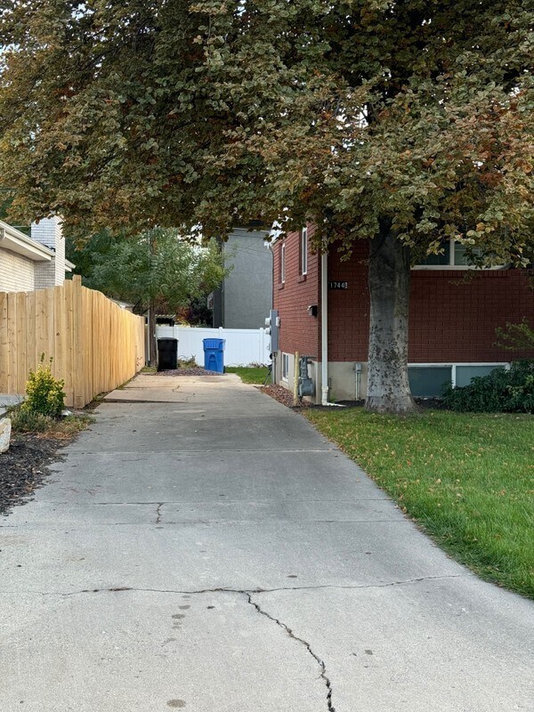 Photo - 1744 E Lahar Dr Unit 2
