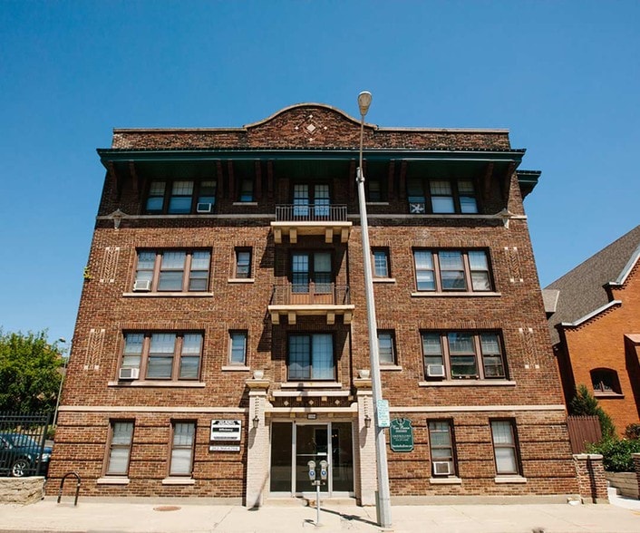 Van Buren Façade