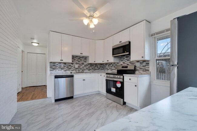 Photo - 12901 Ardennes Ave