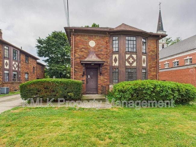 Building Photo - 1119 Copley Rd Rental