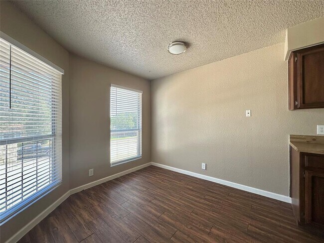 Photo - 209 E Noton St Unit 106