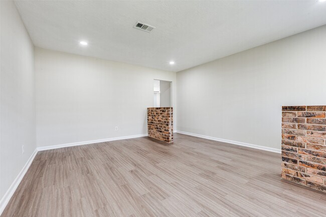 Photo - 5426 Fairgreen Ln