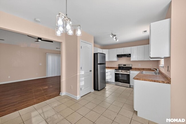 Photo - 5205 Carriage Pine Dr