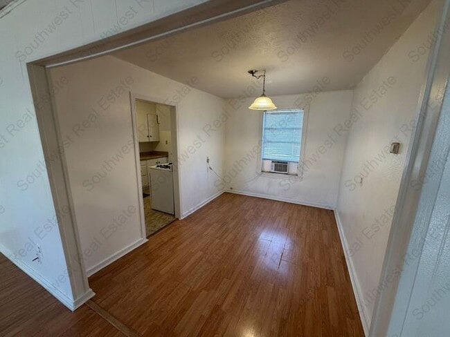 Photo - Spacious 3-bedroom 1 bath home