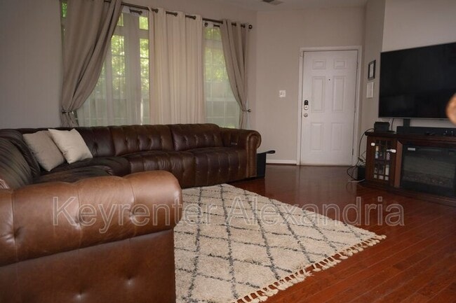 Photo - 2561 Eastbourne Dr Townhome