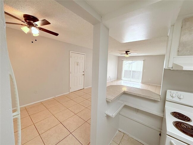 Photo - 910 Lake Destiny Rd Unit E