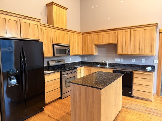 Photo - 139 Max Loop