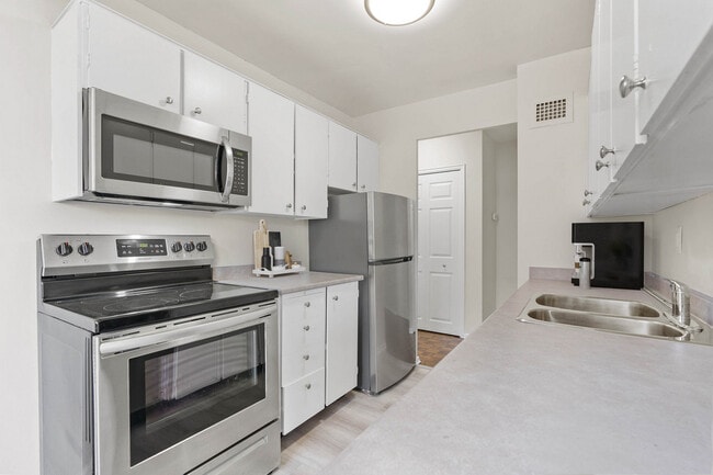 Photo - Lynnwood Place