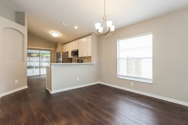 Photo - 748 Cape Cod Cir