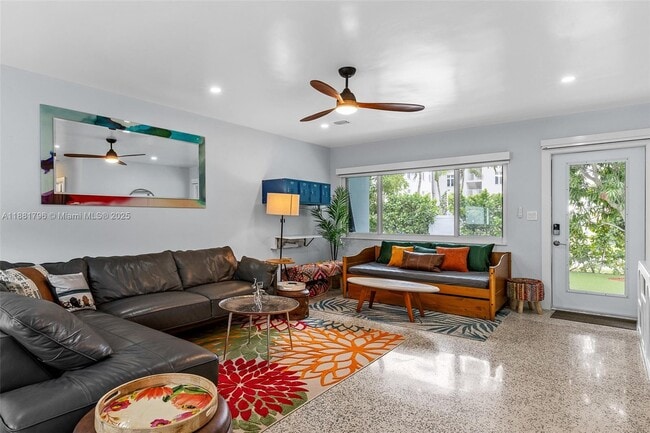 Photo - 340 Bamboo Rd