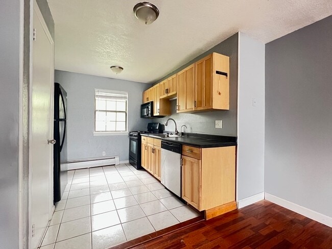 Photo - 549 Russell Rd Unidad 13A Rental