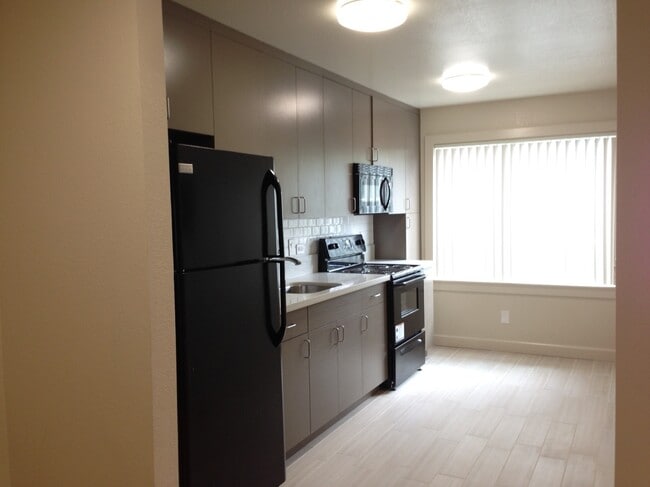 Photo - 2398 Parker St Unit 7