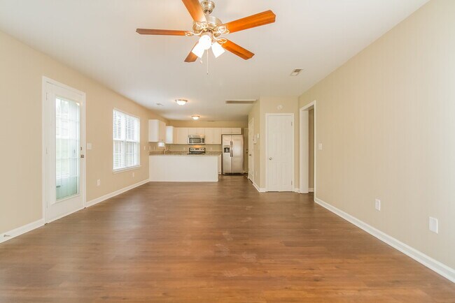 1716 Carlyon Ct