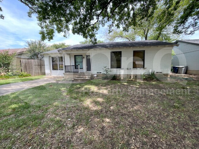 Photo - 2719 Province Ln