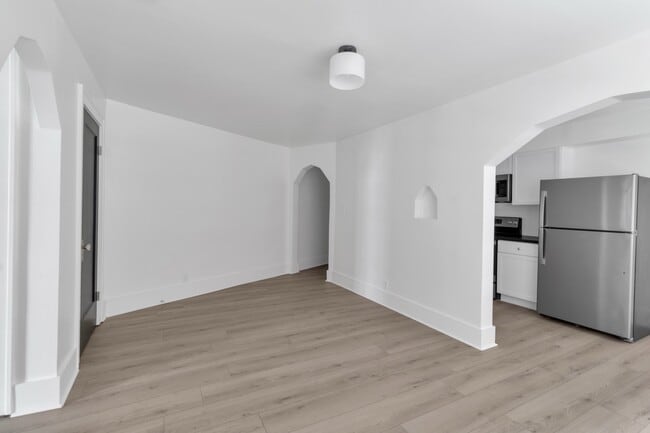 East Morris Avenue Apartments